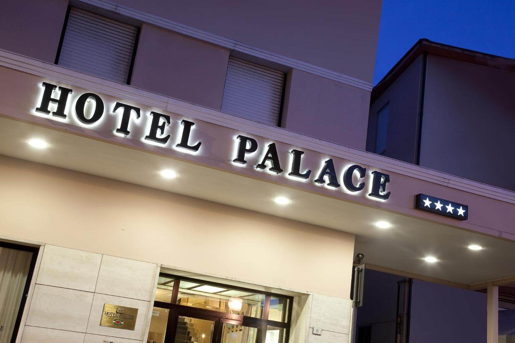 Palace Hotel ชิวิตาโนวา มาร์เค ภายนอก รูปภาพ