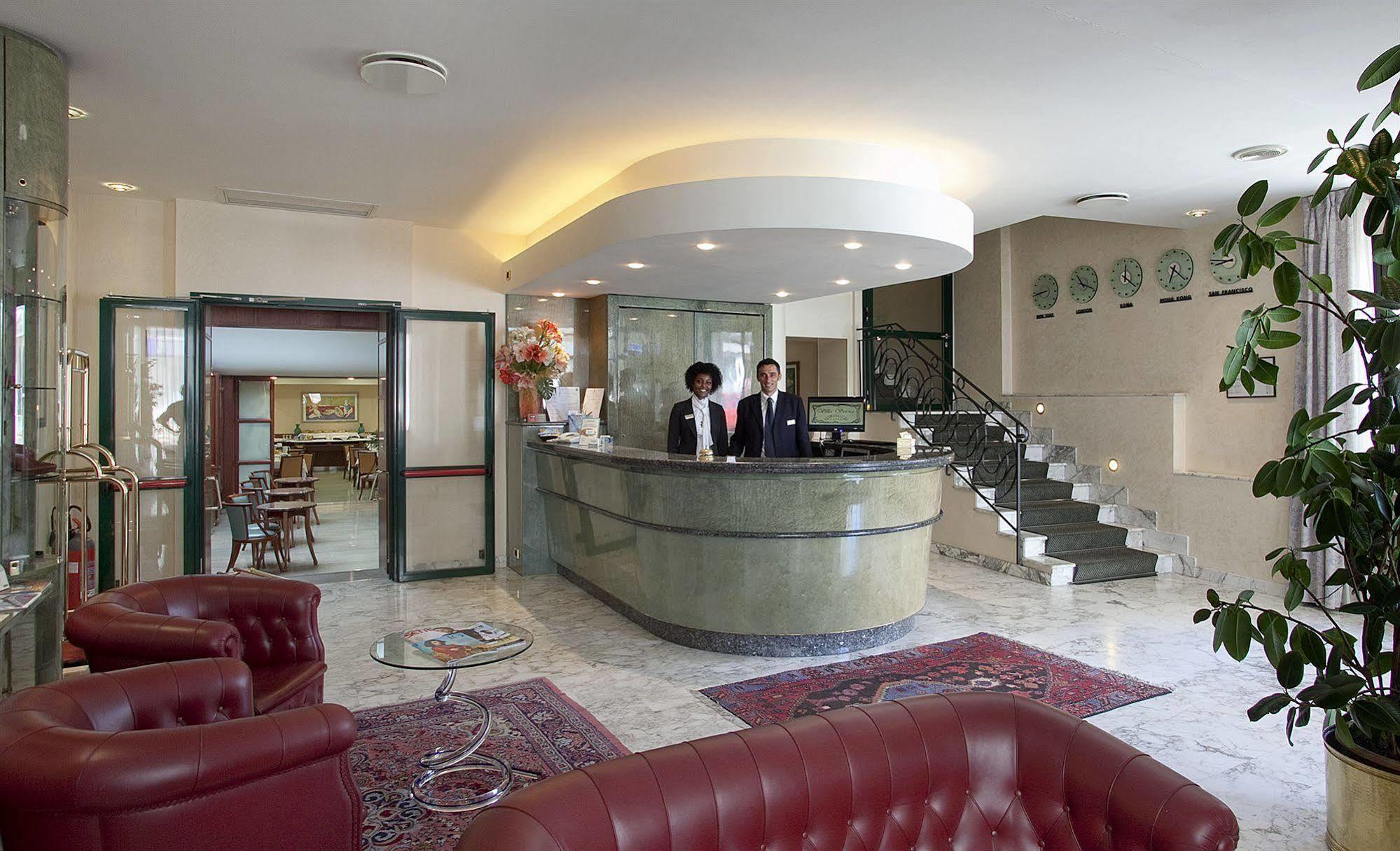 Palace Hotel ชิวิตาโนวา มาร์เค ภายนอก รูปภาพ